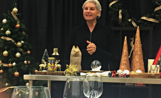 janette-ewen-holiday-decor